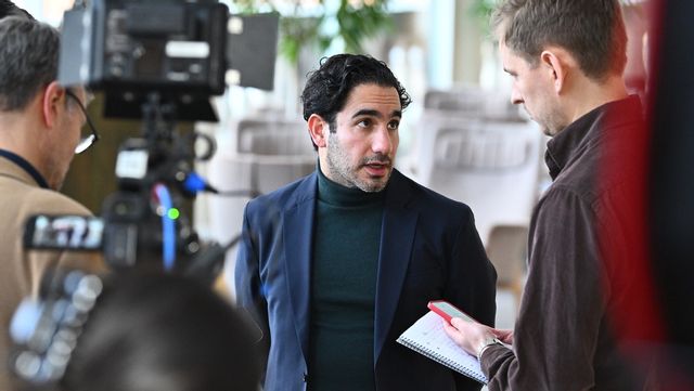 Media släpper ofta Socialdemokrater väldigt lätt och de släpper jobbiga följdfrågor. Som om nämndemännen kommer att återinstalleras efter att det blev fel. Foto: Claudio Bresciani/TT