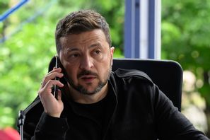 Ukrainas president Volodymyr Zelenskyj är nöjd med de massiva drönarattackerna mot ryska flygbaser. Arkivbild. Foto: Leon Neal/Pool via AP/TT