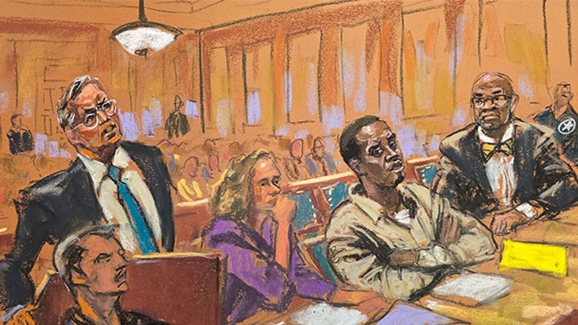 Sean Combs med sitt advokatteam i rätten. Jane Rosenberg via AP/COURTROOM SKETCH