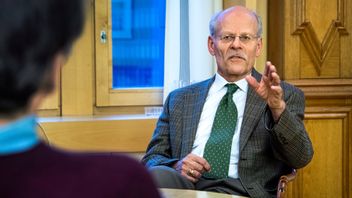 Riksbankschefen Stefan Ingves och hans direktion väntas börja höja styrräntan redan i år, enligt prissättningen på marknaden. Foto: Claudio Bresciani / TT