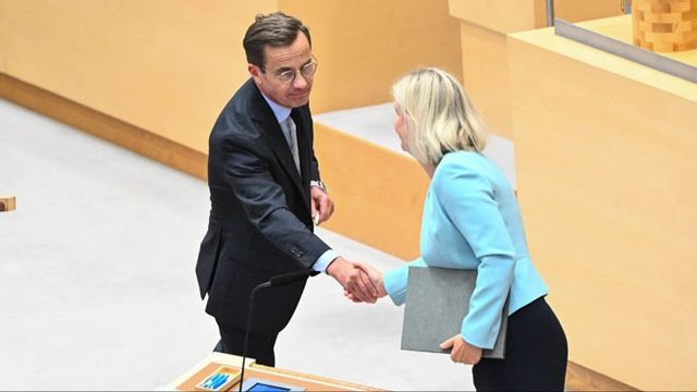 En tredjedel av väljarna vill se ett samarbete mellan Moderaterna och Socialdemokraterna på riksnivå. Foto: Claudio Bresciani/TT.