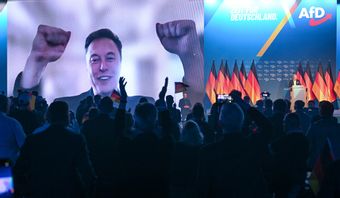 Elon Musk framträdde på länk under AFD:s valkampanj i januari. Arkivbild. Foto: Sebastian Willnow/AP/TT