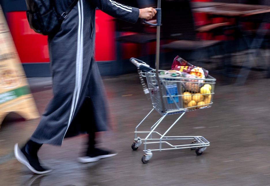 Inflationen vänder uppåt i eurozonen, lite mer än väntat. Arkivbild Michael Probst AP/TT