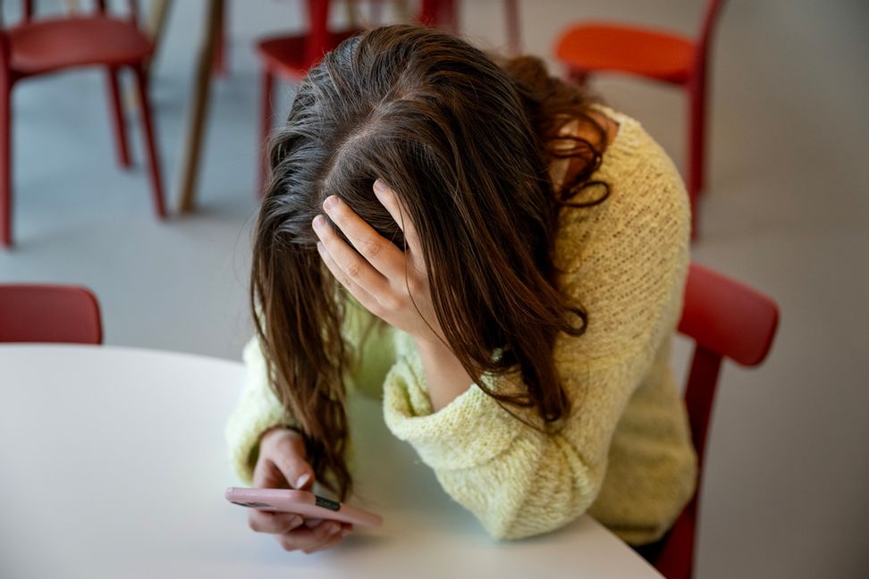 Många unga har ett ohälsosamt förhållande till innehåll på sociala medier. Arkivbild. Foto: Christine Olsson/TT