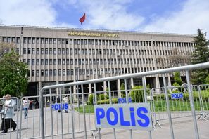 Domstolsbyggnaden där rättegången mot journalisten Joakim Medin hålls på onsdagen i Turkiet huvudstad Ankara. Foto: Jonas Ekströmer/TT