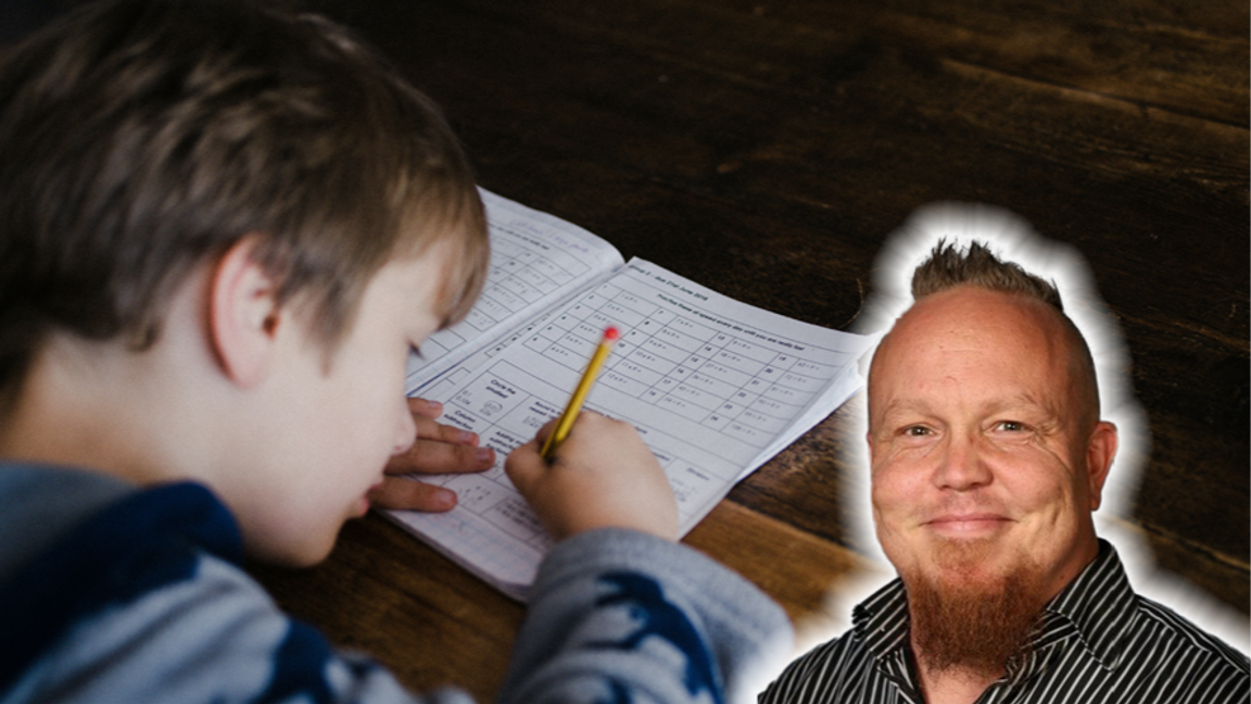 ”Studera hårt, lille vän, annars slutar du som provmakare på skolverket!” Foto: Annie Spratt, Unsplash
