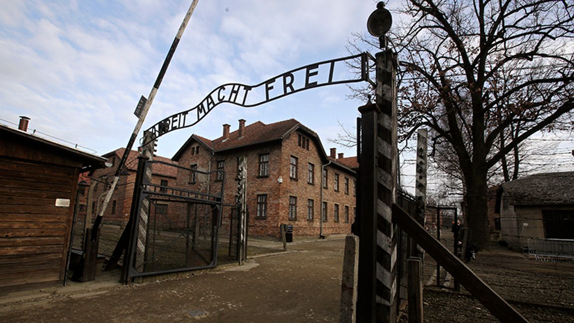 Ingången till Auschwitz. Foto: Markus Schreiber/AP/TT.