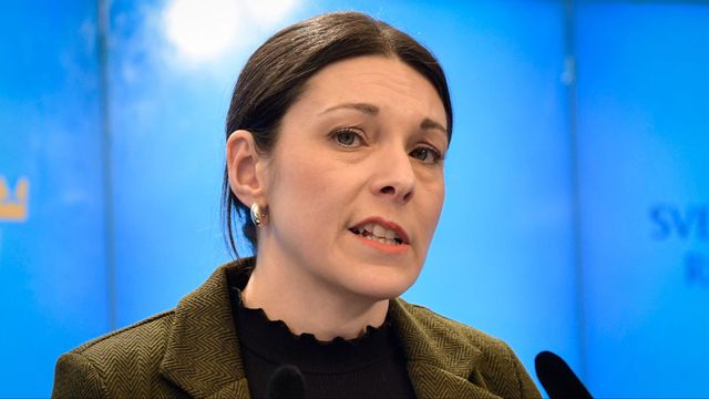 Socialdemokraternas rättspolitiske talesperson Teresa Carvalho är skeptisk inför Tidöregeringens beslut om att flytta 600 fångar till fängelse i Estland. Foto: Axel Narving/TT