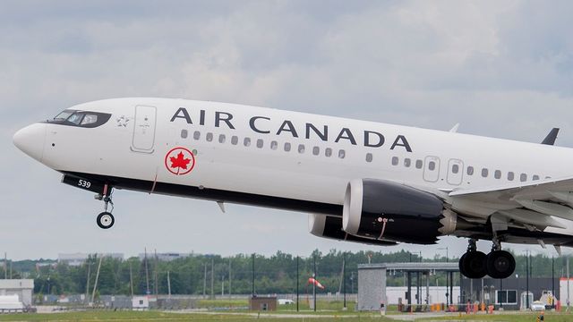 Ett Air Canada-plan lyfter från Montreals flygplats. Arkivbild. Foto: GRAHAM HUGHES/AP/TT