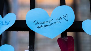 Trots att judar är en nationell minoritet är de väldigt ensamma när antisemitiska vindar blåser. Foto: Nora Lorek/ TT