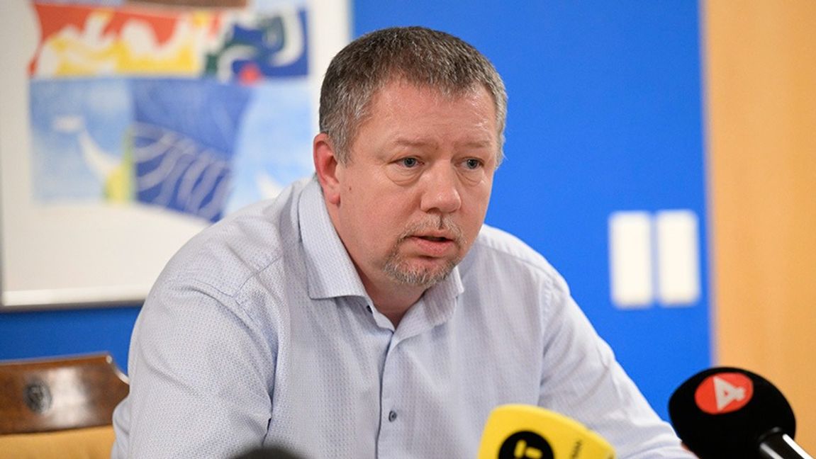 2010-2024 var Roger Fredriksson (M) kommunstyrelsens ordförande i Ronneby. Nu åtalas en 38-åring för att bland ha skickat dödshot till Blekingekommunens tidigare starke man. Arkivbild. Foto: Johan Nilsson/TT