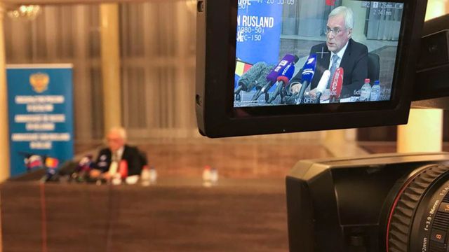 Aleksandr Grusjko under en presskonferens i Belgien tidigare i år. Foto: Mark Carlson/AP/TT (arkivbild)