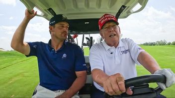 Bromance. Bryson DeChambeau och Donald Trump såg ut att trivas i varandras sällskap. Foto: Bryson DeChambeau