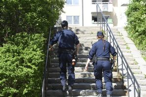 Stockholmsförorten Rågsved lyfts fram som ett exempel på där vistelseförbud har stört den öppna drogförsäljningen. Arkivbild. Maja Suslin/TT