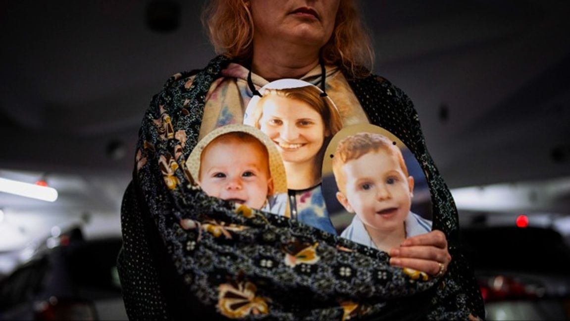 Anhöriga och bekanta demonstrerar för att gisslan ska släppas fri. Foto: Oded Balilty