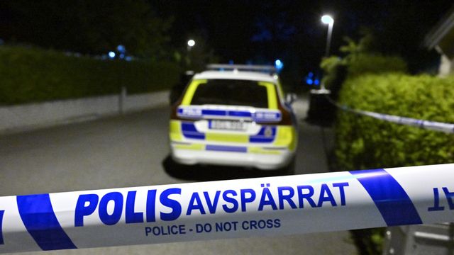 n explosion har skett vid en villa i Södertälje, där ytterdörren och en panel skadats. Ingen har skadats. Foto: Claudio Bresciani / TT