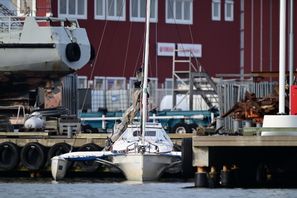 Båten bogserades in till hamn vid Öckerö. Arkivbild. Björn Larsson Rosvall/TT