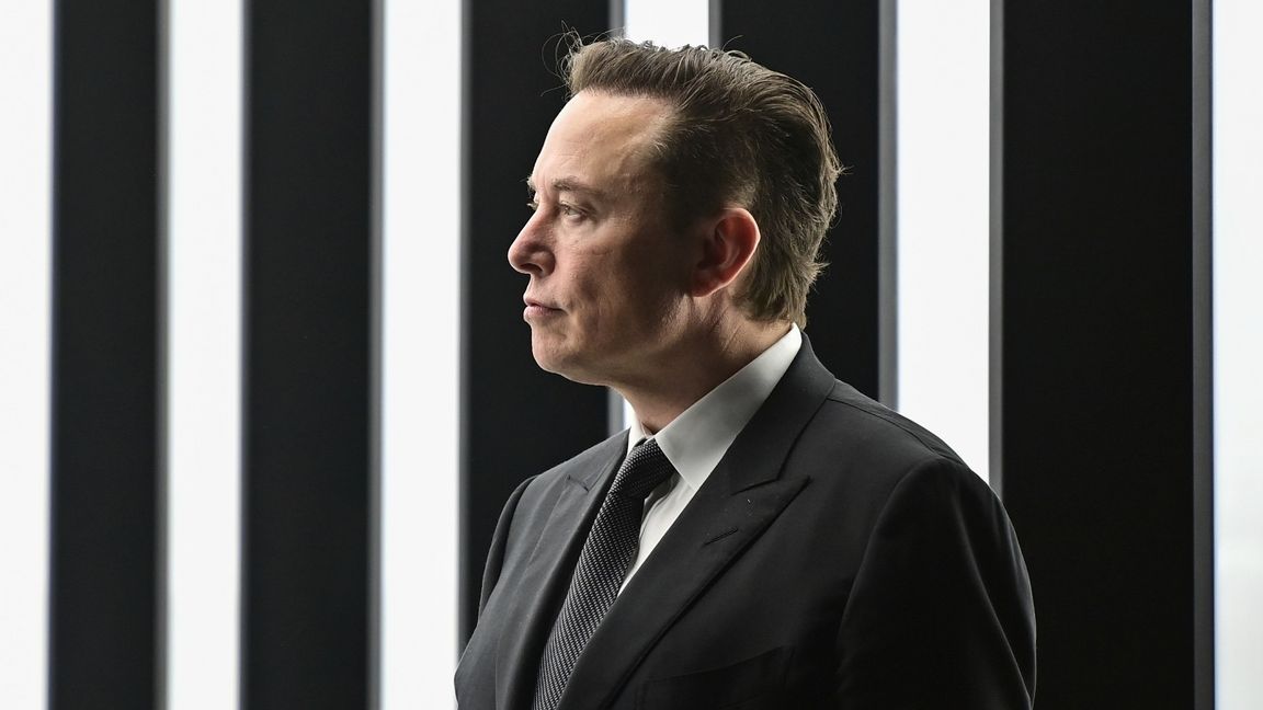Elon Musk i Gruenheide i Tyskland. Foto: Patrick Pleul/AP/TT 