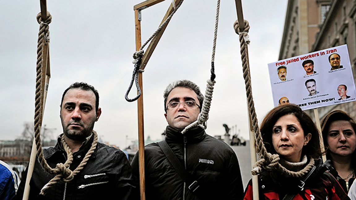 Demonstration mot avrättningar i Iran i Stockholm 2012. Foto: Erik Mårtensson/TT