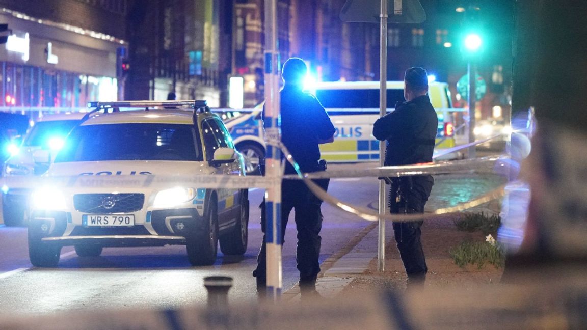 Poliser på Bergsgatan i centrala Malmö den 1 maj efter ett misstänkt mordförsök. Arkivbild. Foto: Johan Nilsson/TT.