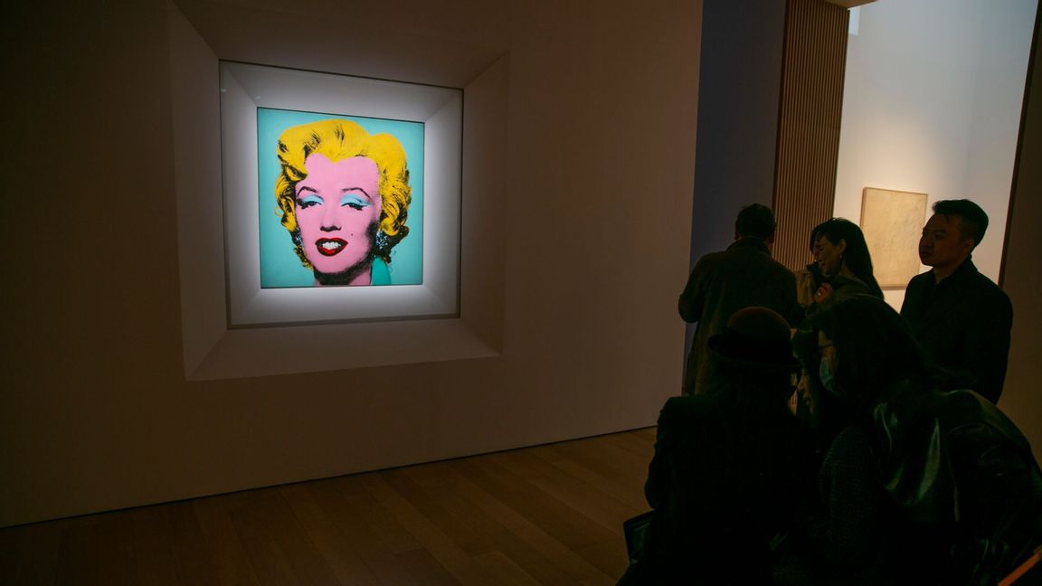 Marilyn Monroe-tavla har sålts för cirka två miljarder kronor under en auktion vid Christie’s i New York. Foto: Ted Shaffrey/AP/TT