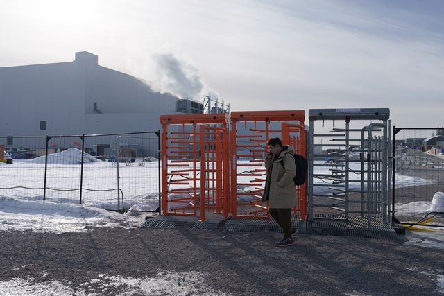 Mer än 700 miljoner kronor har hittills betalats i statlig lönegaranti till tidigare Northvoltanställda. Arkivbild. Foto: Jonas Westling/TT