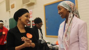 lhan Omar och Anquam Mahamoud. Foto: Taylor Dahlin/CC BY 4.0