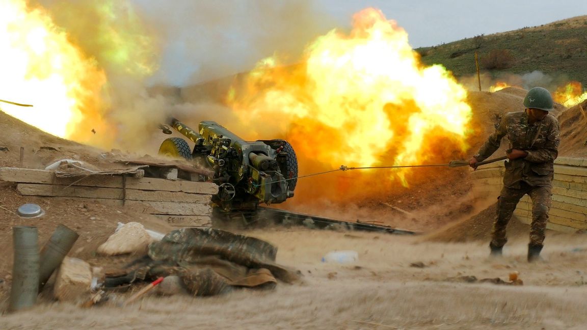 Armenisk soldat under kriget i Nagorno-Karabach år 2020. Foto: Armenian Defense Ministry/AP/TT