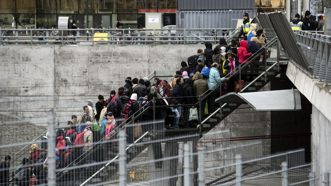 Asylsökande vid Hyllie station i Malmö i november 2015, under flyktvågen. Foto: Johan Nilsson/TT