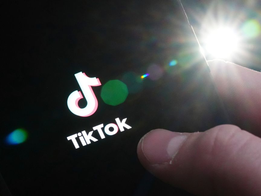 Appen Tiktok har beskrivits som ett hot i USA så länge kinesiska Bytedance äger den. Arkivbild Sean Kilpatrick/AP/TT