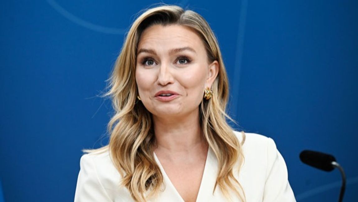 ”Jag skulle gärna vilja ha med S i det, för jag tror att det är bra för att få ned prislappen,” säger Ebba Busch.  Foto: Fredrik Sandberg/TT