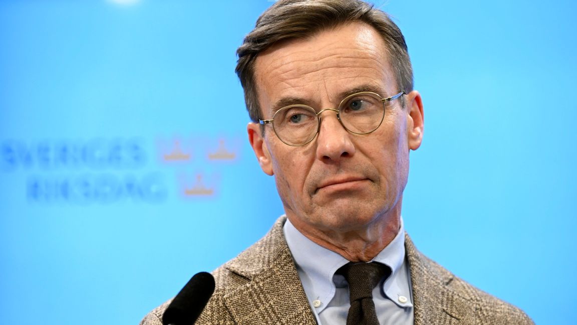 Statsminister Ulf Kristersson (M) håller en pressträff om EU-processer för att bidra till återuppbyggnaden av Ukraina i riksdagens presscenter. Foto: Jessica Gow / TT