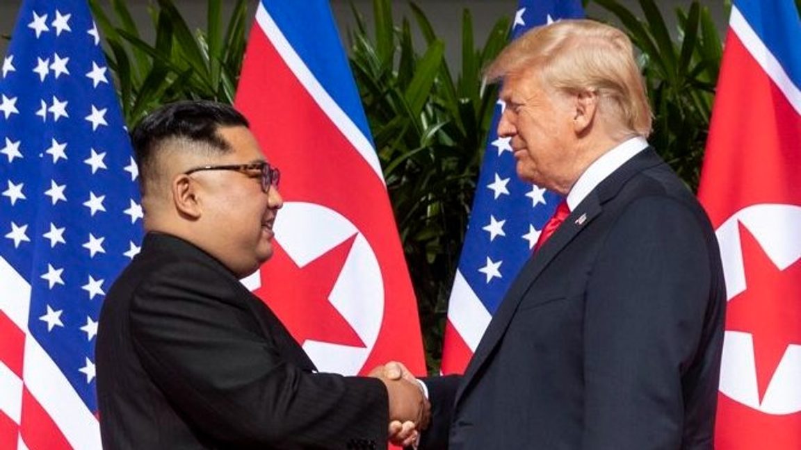 Kim Jong-Un och Trump vid ett tidigare möte. Foto: Shealeah Craighead, public domain