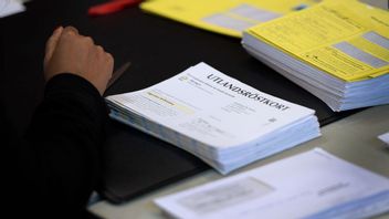 Rösträkning av utlandsröster under valet 2018. Foto: Anders Wiklund/TT