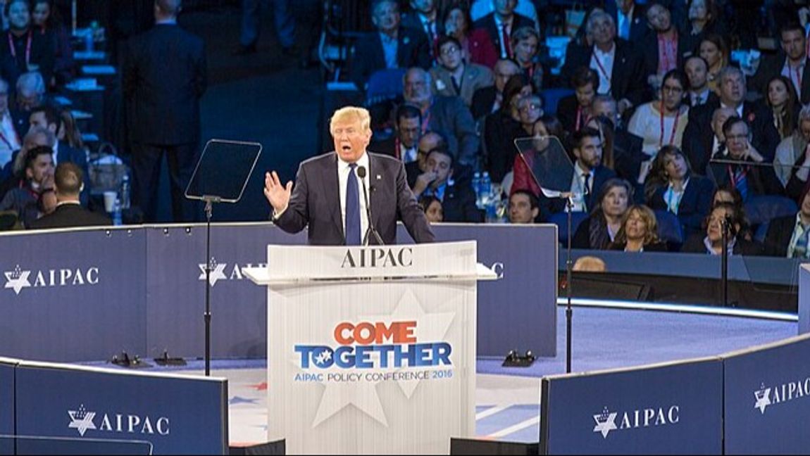 Trump talar inför en AIPAC-konferens. Foto: Lorie Shaull (CC BY-SA 4.0) 