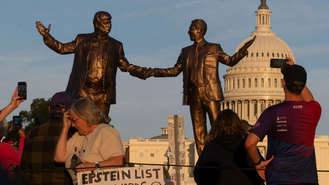 Donald Trump nämns i mejlkonversation med Jeffrey Epstein. Foto: Manuel Balce Ceneta/AP/TT