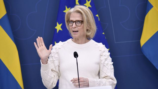 Finansminister Elisabeth Svantesson (M) presenterade på fredagen höjningen av rotavdraget från 30 till 50 procent, en åtgärd som möter hård kritik från både Socialdemokraterna och fackförbundet Byggnads. Foto: Axel Narving/TT