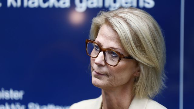 Finansminister Elisabeth Svantesson (M) håller pressträff med Skatteverkets generaldirektör Katrin Westling Palm, generaltulldirektör Charlotte Svensson och rikskronofogde Fredrik Rosengren. Foto: Stefan Jerrevång/TT