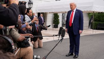 Donald Trump fortsätter strida med media genom en ny katalogisering av felaktiga artiklar. Foto: Mark Schiefelbein/AP/TT