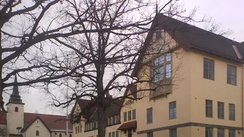 Lundsbergs skola i Värmland. Foto: Johanr, Public domain, via Wikimedia Commons