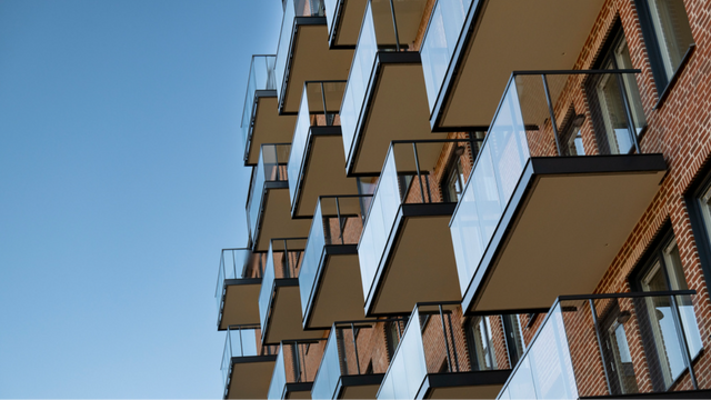 Höga straffskatter på försäljning drabbar även köparen. Foto: Pontus Lundahl/TT