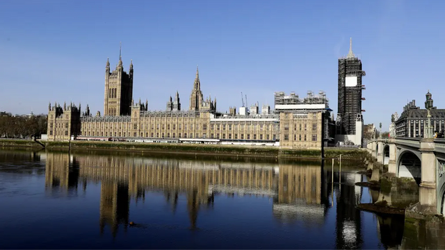 Genrebild. Vy över Westminsterpalatset längs Thames-sjön i London. Foto: Kirsty Wigglesworth/AP/TT