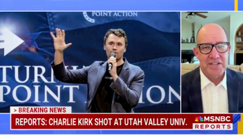 MSNBC:s politiske analytiker Matthew Dowd sparkas efter sina kommentarer om den avlidne högerprofilen Charlie Kirks ”hatiska ord”. Foto: Charles Dharapak/AP/TT