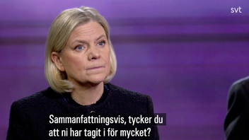 Socialdemokraternas partiledare Magdalena Andersson intervjuas i SVT Agenda. Foto: Skärmavbild via SVT