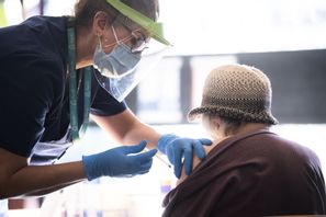 Vaccinet hjälper.
Foto: Fredrik Sandberg/TT