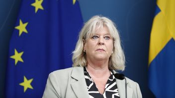 Socialtjänstminister Camilla Waltersson Grönvall (M) vid pressträff som presenterar utredaren Michael Tärnfalk som ska utreda hur socionomutbildningen bättre förbereder för brottsförebyggande arbete. Foto: Mickan Palmqvist / TT /