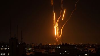 Raketer från Gazaremsan mot Israel. Foto: Fatima Shbair/AP/TT