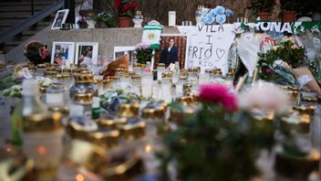 Idag har blommorna vissnat och ljusen slocknat. Foto: Viktoria Bank/TT