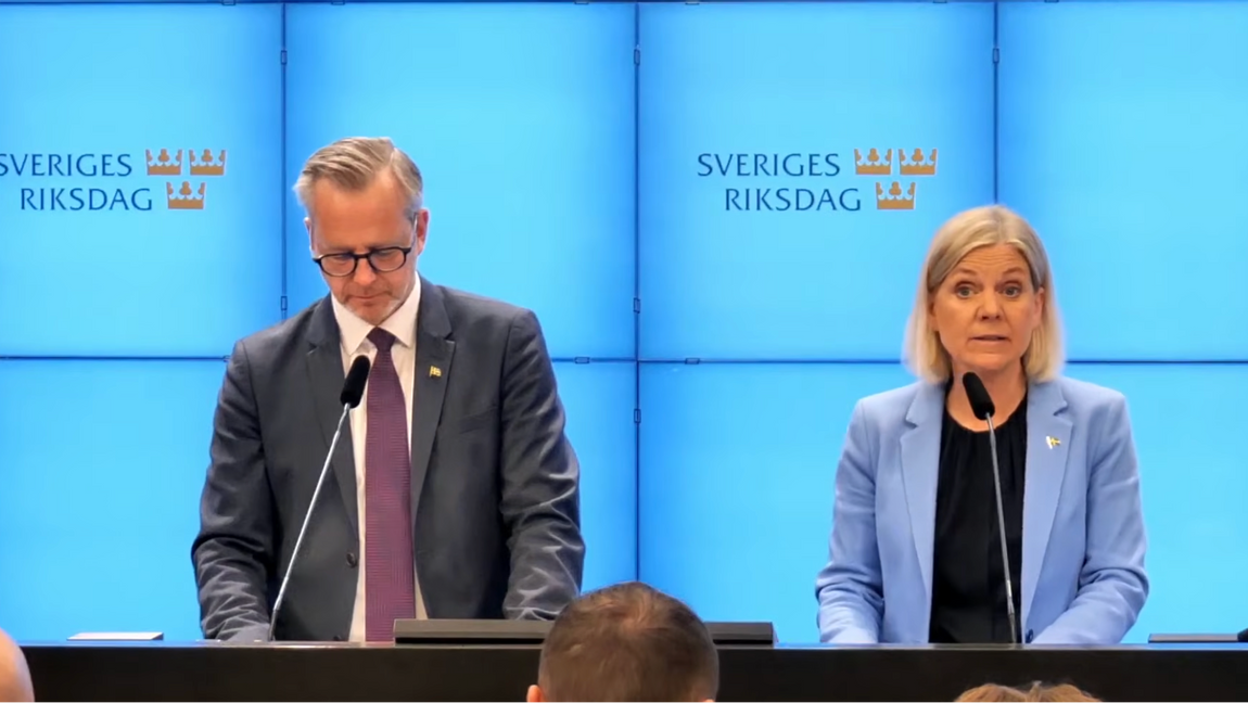 Socialdemokraternas Mikael Damberg och Magdalena Andersson håller pressträff. Foto: Socialdemokraterna/YouTube