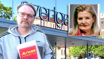 Jens Ganman, med boken Älskade Public Service, som han skrivit ihop med Aron Flam. Nu är Jens Ganman aktuell med den egna krimromanen Folkets hjälte. Till höger infälld, Cecilia Uddén, Sverigez Radios Mellanösternkorrespondent.  Foto: Pelle Zackrisson/Caisa Rasmussen/TT